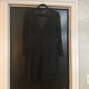 Lulu’s black lace dress